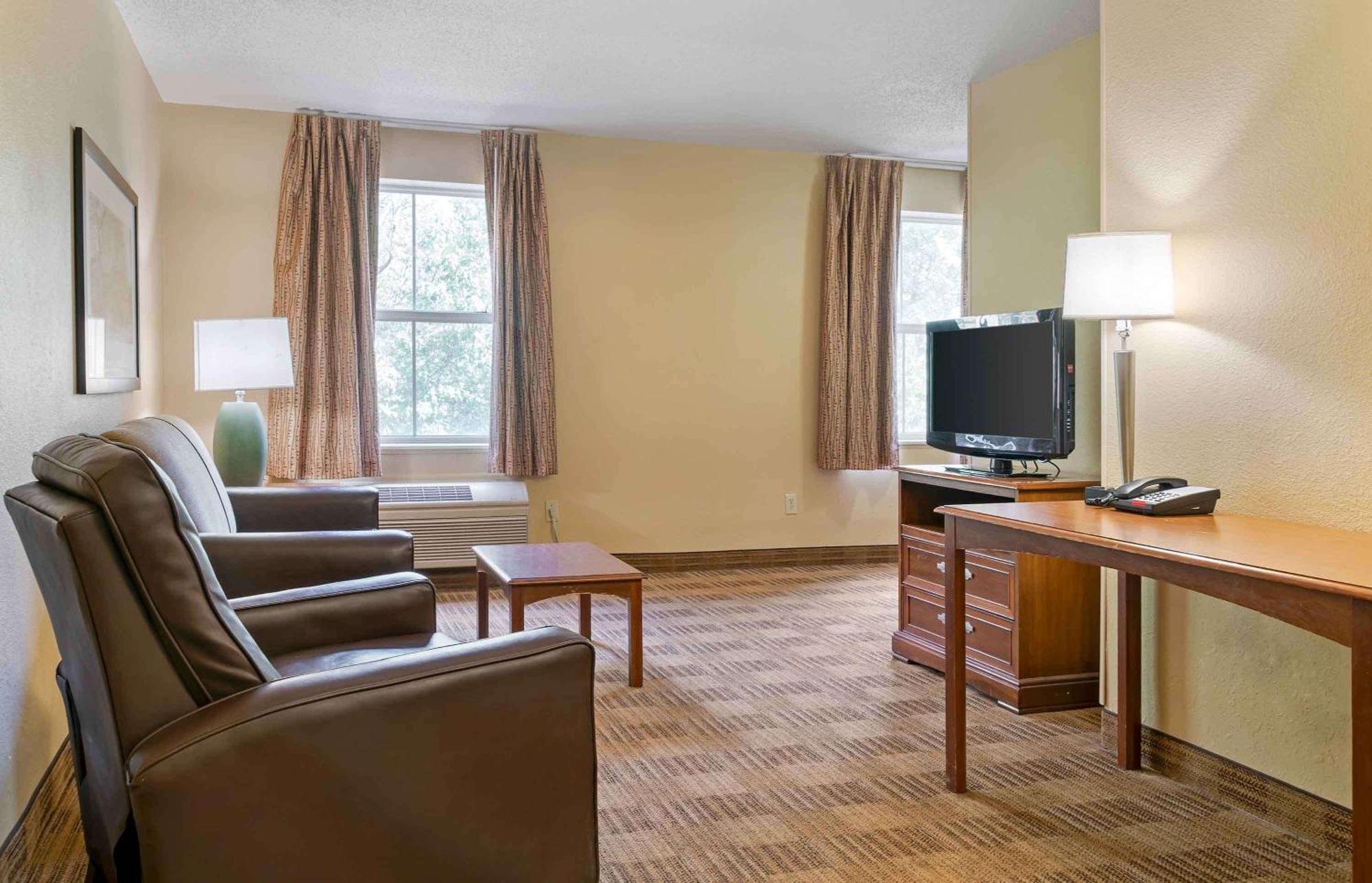 Extended Stay America Suites - Detroit - Novi - Orchard Hill Place Northville Exteriör bild