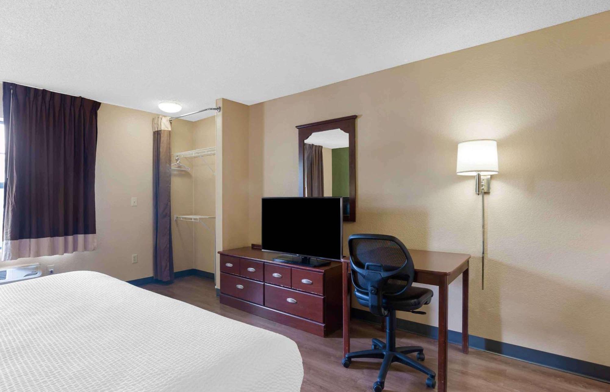 Extended Stay America Suites - Detroit - Novi - Orchard Hill Place Northville Exteriör bild